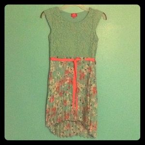 A lovely dress for young girls